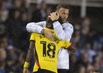 Yaser Asprilla y el DT de Watford