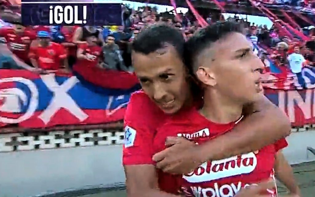 Gol de Miguel Monsalve, celebración en la tribuna y cántico propio