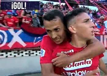 Gol de Miguel Monsalve, celebración en la tribuna y cántico propio