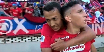 Gol de Miguel Monsalve, celebración en la tribuna y cántico propio