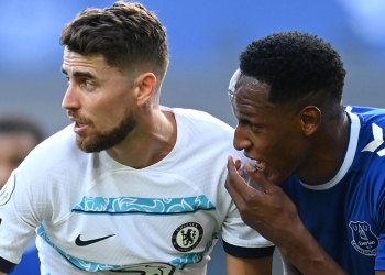 Yerry Mina, primer partido y primera salida por molestia física
