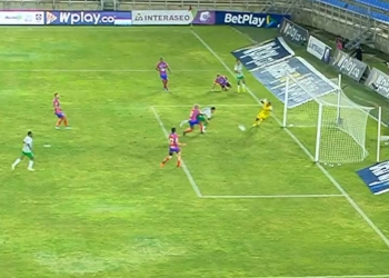 Video: ¿¡Cómo eso no fue gol de Jéfferson Duque!?