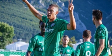 El insólito gol del 'Coco' Perea con su equipo en Bulgaria