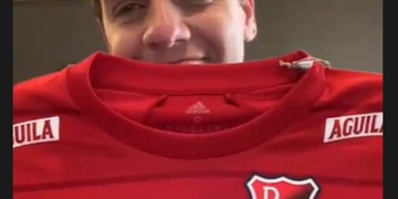 Jero Freixas y su imperdible reacción con la camiseta del DIM