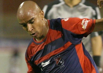 DIM: ¿Roberto Carlos Cortés se une al cuerpo técnico?