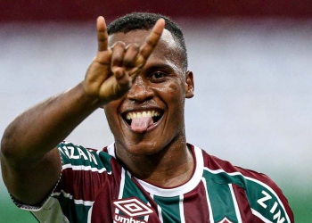 Jhon Arias podría darle la bienvenida a otro colombiano en el Flu