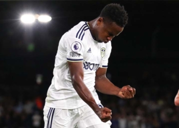 Sinisterra: primera vez titular y debut goleador en Premier League