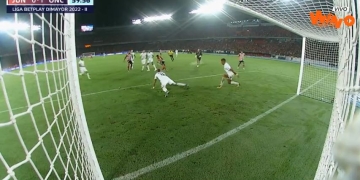 Yesus Cabrera y el increíble fallo debajo del arco