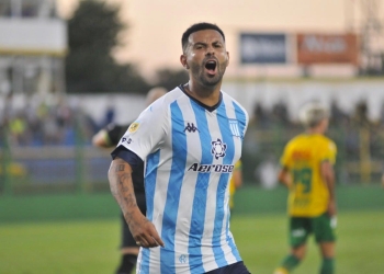 Edwin Cardona: ¿Cuándo dejaría de ser jugador de Racing?