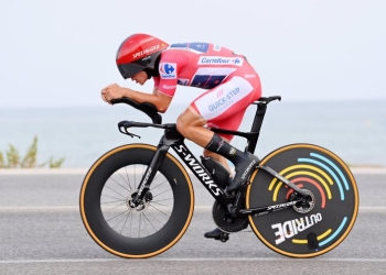 Remco Evenepoel ganó la CRI y sigue de líder de La Vuelta