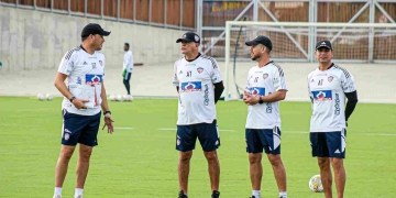 Juan Cruz Real y un problema con la defensa de Junior