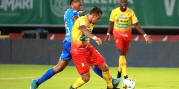 El defensor central de la Liga BetPlay que llegaría al fútbol ruso