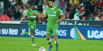 Atlético Nacional se defendió y botó dos veces la victoria en Bogotá