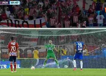 La atajada salvadora de Sebastián Viera frente a Pereira