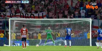 La atajada salvadora de Sebastián Viera frente a Pereira