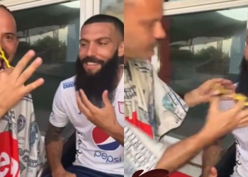 Alejandro Quintana cumpliendo la promesa sobre su barba