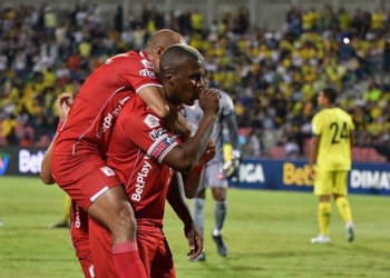 Marlon Torres: “Inicié siendo delantero” y lo que dijo de su renovación