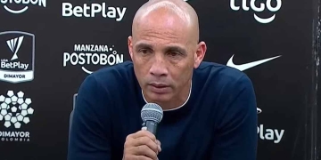 Máyer: explicación de la línea de 3 en defensa y lo que dijo de su futuro