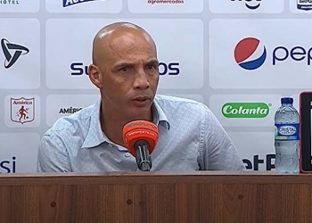 Máyer: “Tácticamente defendernos” y “cada día esto se hace más difícil”