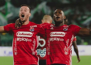 Luciano Pons y Diber Cambindo, en un grupo selecto del FPC