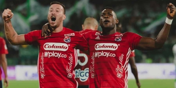 Luciano Pons y Diber Cambindo, en un grupo selecto del FPC