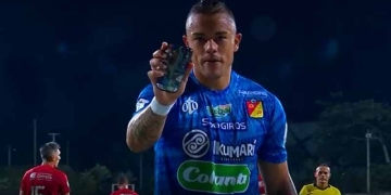 Leo Castro le anotó al DIM y así reaccionó