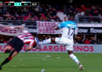 Video: ¡Tremenda patada y roja para Johan Carbonero!