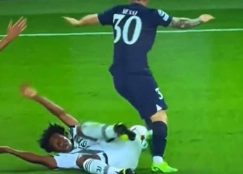 La jugada viral de Cuadrado con Messi. ¡Así fue el choque!