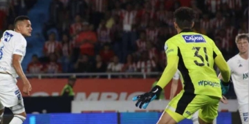 Llinás y Montero en 24 horas: suplentes con la Selección, chárter y 90 minutos en la final