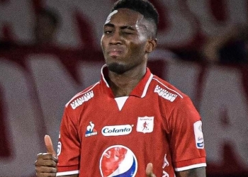 Kevin Andrade: figura y lindo túnel a Jeison Lucumí