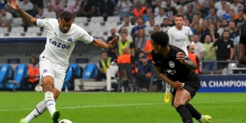 Luis Suárez Charris: pifia en Champions y memes de hinchas del Marsella contra él