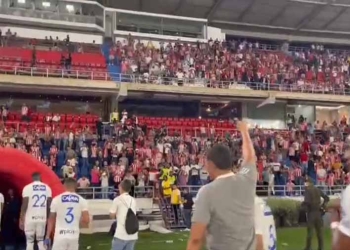 Video: ¡Aplausos de hinchas de Junior a Millonarios en el Metropolitano!