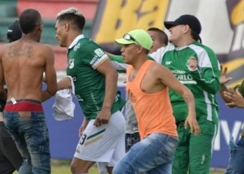 Teófilo Gutiérrez: golpeado por la hinchada del Deportivo Cali