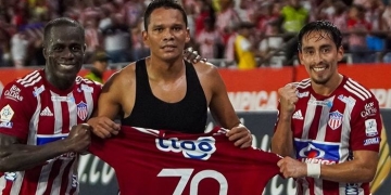 ¿Renovó contrato por tres años y lo anunció junto a Carlos Bacca?