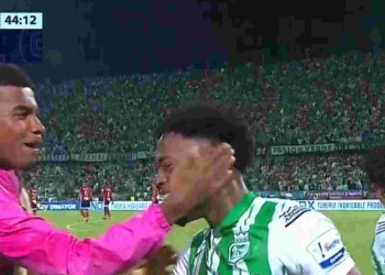 Nelson Palacio y un golazo de taco para remontar el clásico paisa