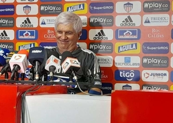 "¿Por qué dicen que Junior tiene la nevera llena? ¿Llena de hielo, de postres?"