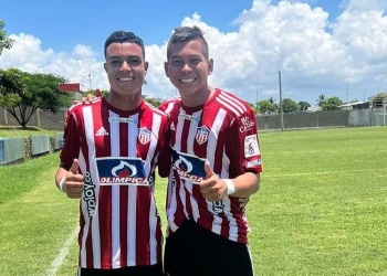 A falta de delanteros, Comesaña convocaría a dos juveniles para visitar a Jaguares