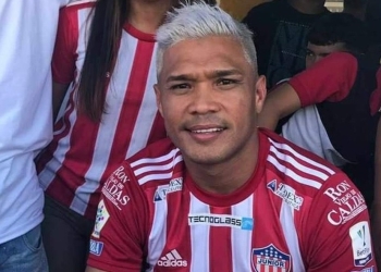 Lo último de Teo Gutiérrez: ¡Se lo vio con el uniforme de Junior puesto!