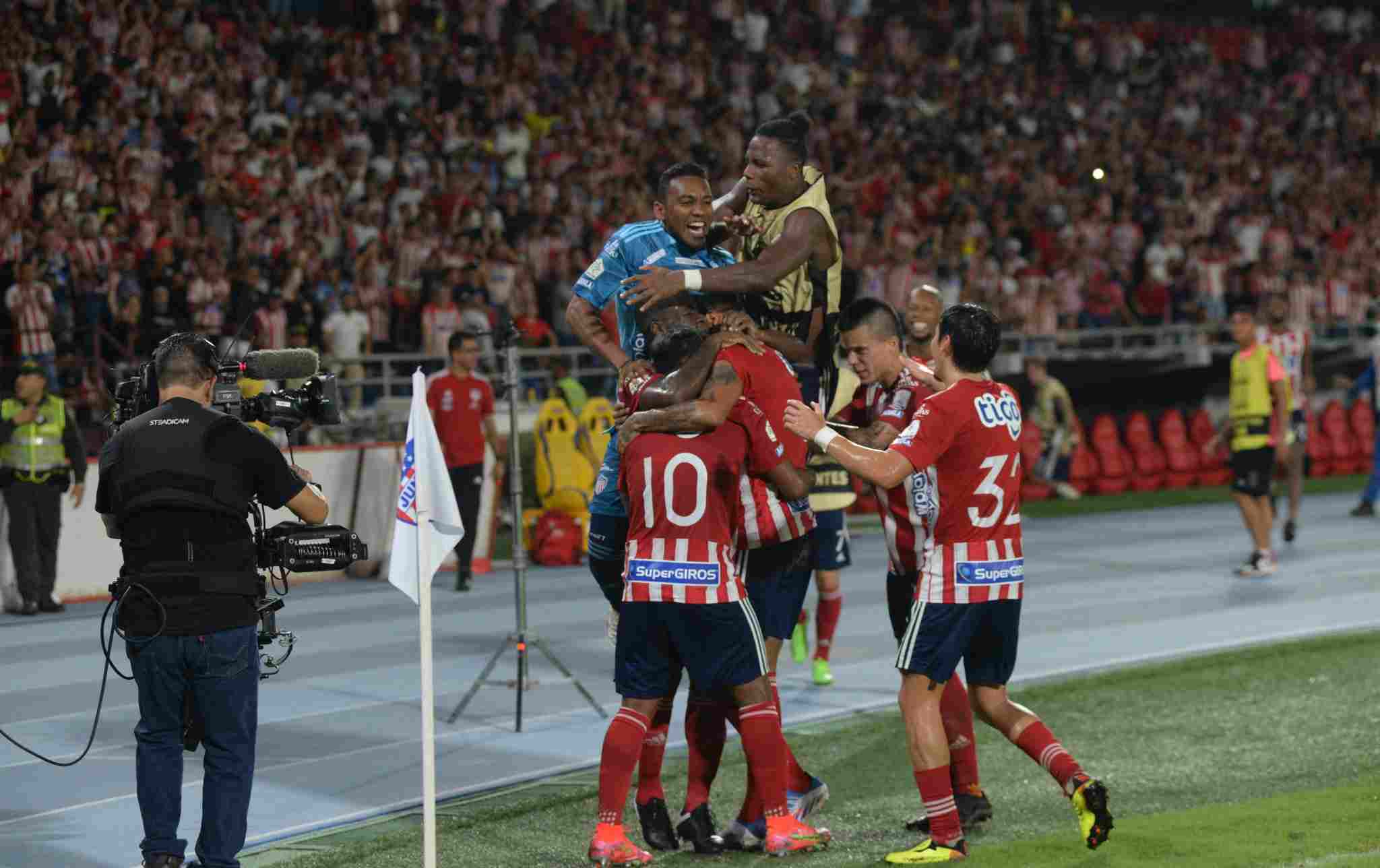 ¿Cómo es el fixture de Junior en los cuadrangulares semifinales?