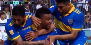 A lo Roberto Carlos: ¡Qué golazo de Frank Fabra con Boca Juniors!