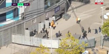 Duro: Hinchas del Manchester United se fueron del estadio antes del entretiempo