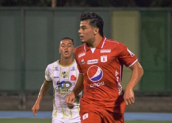 América vuelve a ganar y sigue dependiendo de sí mismo