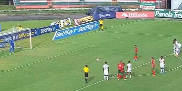 ¡Ay, Cortuluá! Jugándose la permanencia, hay penalti y Féiver Mercado…