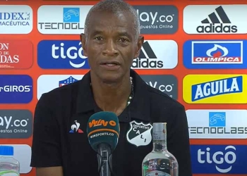 Checho Angulo: “Teníamos lo que vinimos a buscar” y lo que le dijo al árbitro por la adición