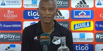 Checho Angulo: “Teníamos lo que vinimos a buscar” y lo que le dijo al árbitro por la adición