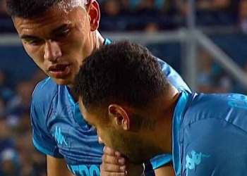 El lío que armó Edwin Cardona con un compañero en Racing. ¡Terminaron silbándolo!