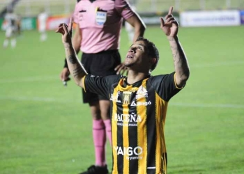 “Oda a Michael Ortega”, “me recuerda a Zico” y “me retrotrae a Maradona”