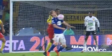 ¿Era penal para Millonarios? Otra protesta, lío y expulsión de Juan Moreno