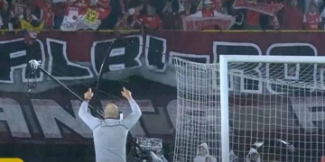 ¡Alocado festejo de Alfredo Arias por el triunfo de Santa Fe en el clásico!