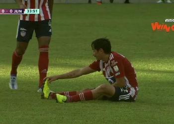 ¡Otro más que se lesiona en Junior! Fabián Sambueza no pudo seguir